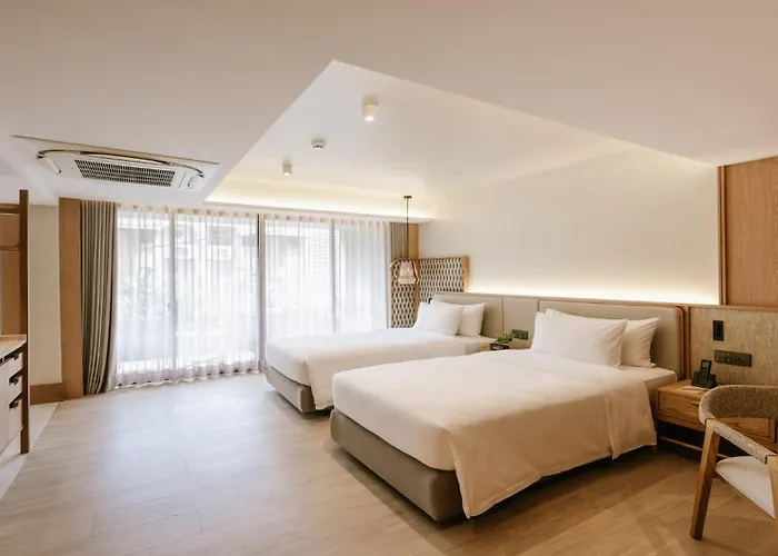 Ad Lib Hotel