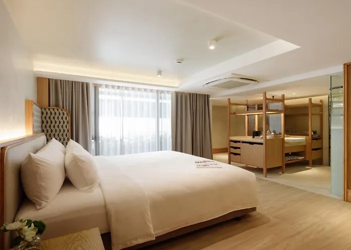 Ad Lib Bangkok