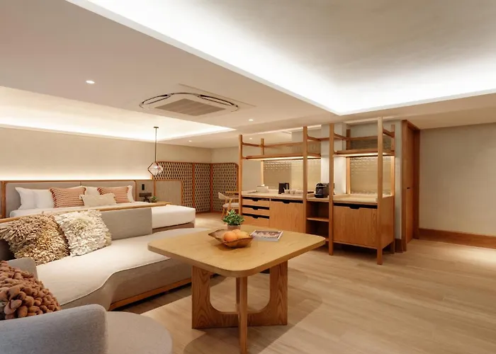 Hotel Ad Lib