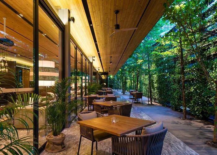 Ad Lib Hotel 4*