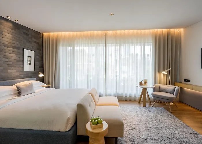 Hotel Ad Lib