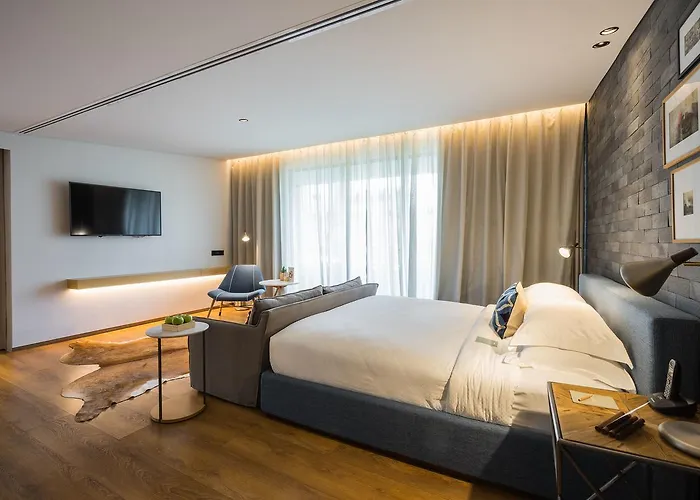 Hotel Ad Lib